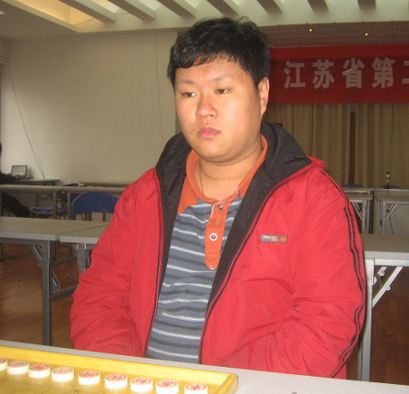 象棋大师孟辰在对局中.png 象棋大师孟辰在对局中.png
