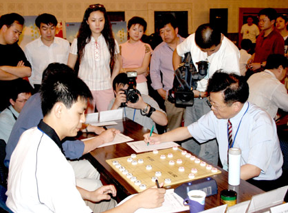 许银川先胜胡荣华