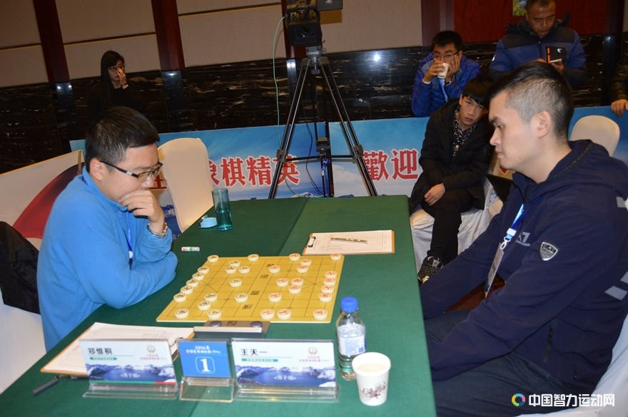 2016年全国象棋个人赛男子组王天一夺冠,郑惟桐获得亚军