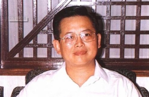 年轻时的胡荣华