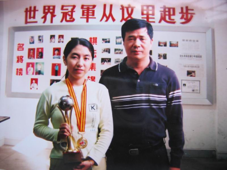 年轻时的陈丽淳