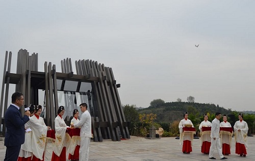 两人“净手”后准备抽签决定慢棋先后手